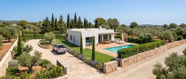 Villa - Image 2
