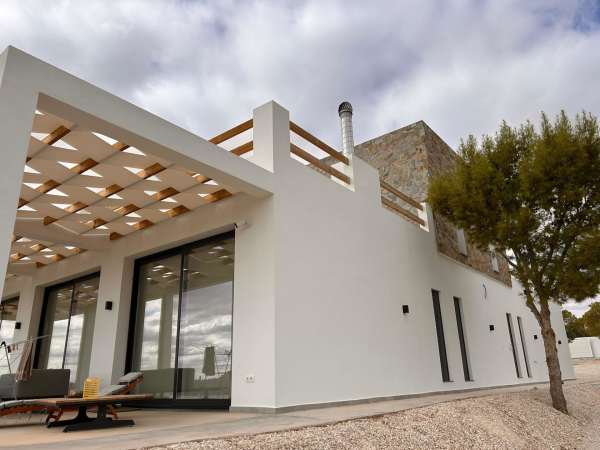 Villa - Image 1