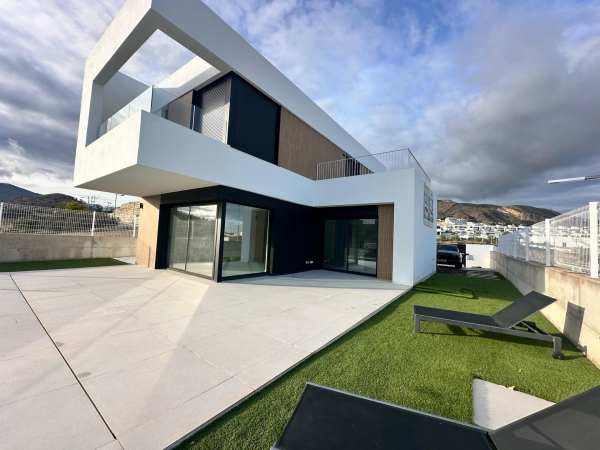 Villa - Image 4
