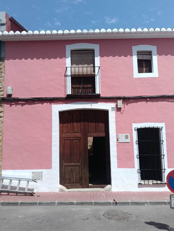 House - Image 2