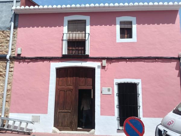 House - Image 1