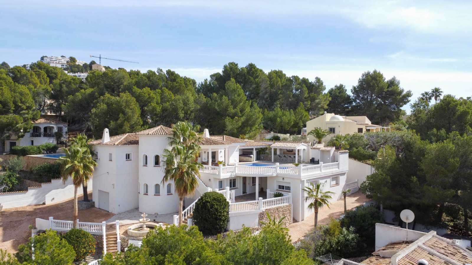Eksklusiv villa med fjellutsikt – Privat basseng og gjestehus, bilde 1
