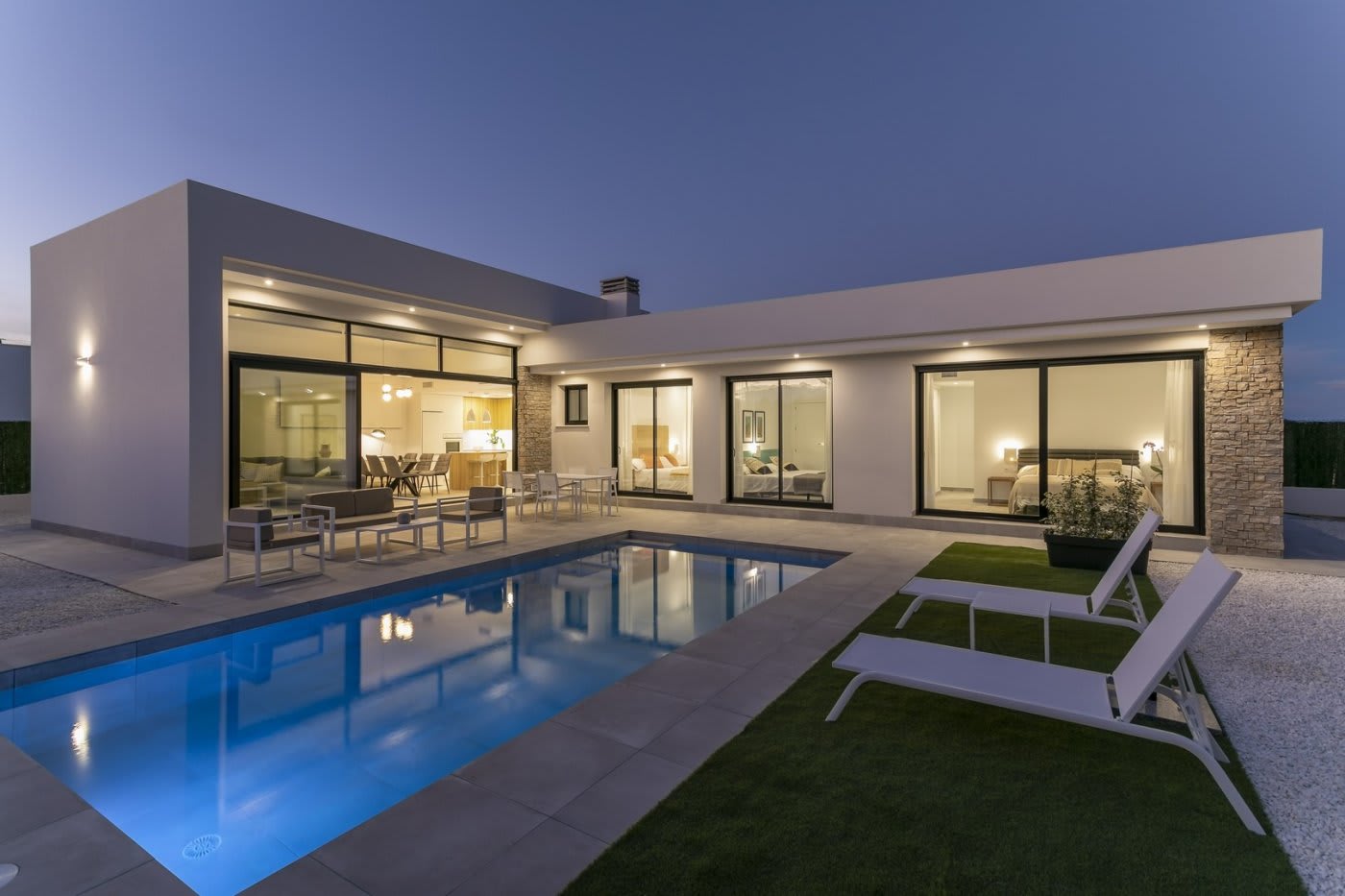 Ny villa med privat basseng, bilde 1
