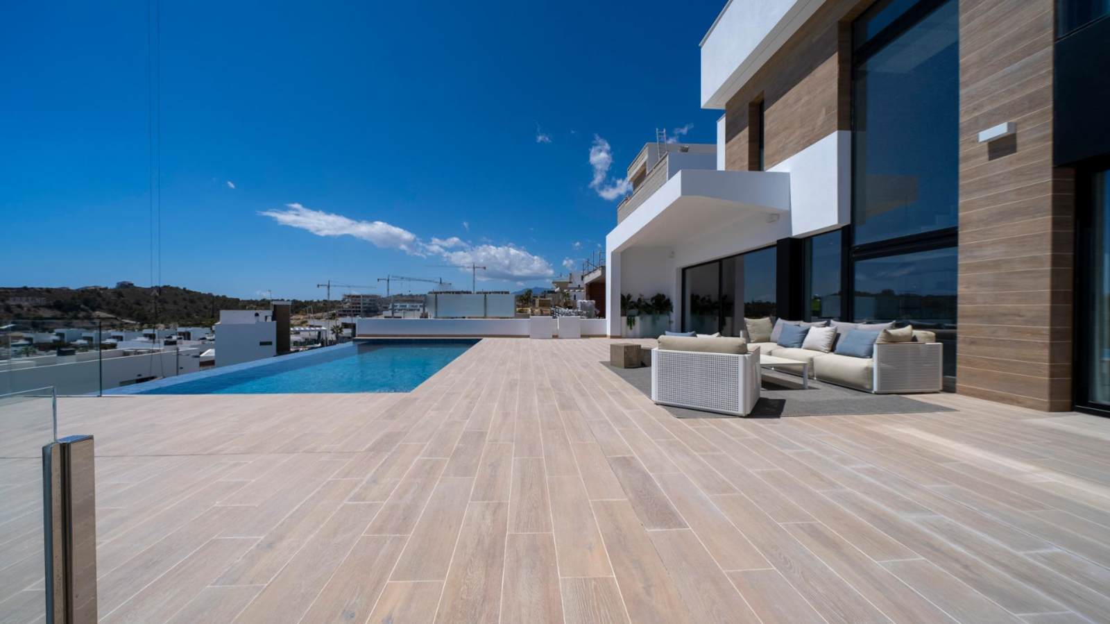 Eksklusiv villa med takterrasse og havutsikt – Privat basseng og heis, bilde 1