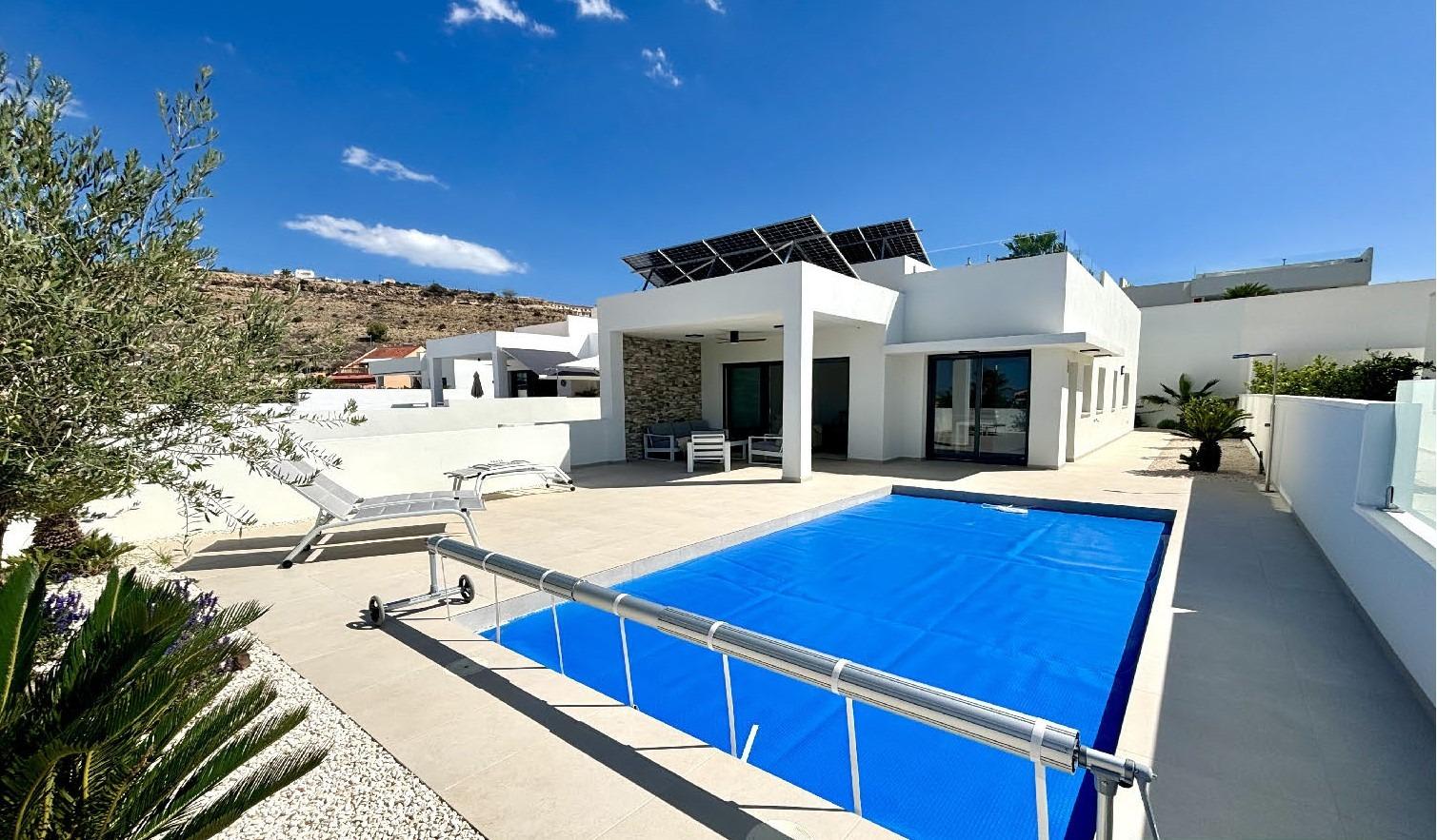 Ny villa med privat basseng – Takterrasse og 3 soverom, bilde 1