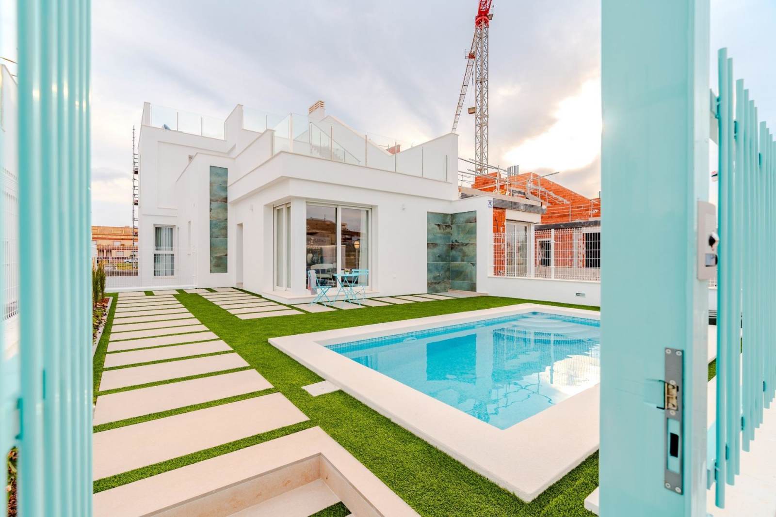 Kjempeflott nybygget villa med takterrasse – Privat basseng, bilde 1