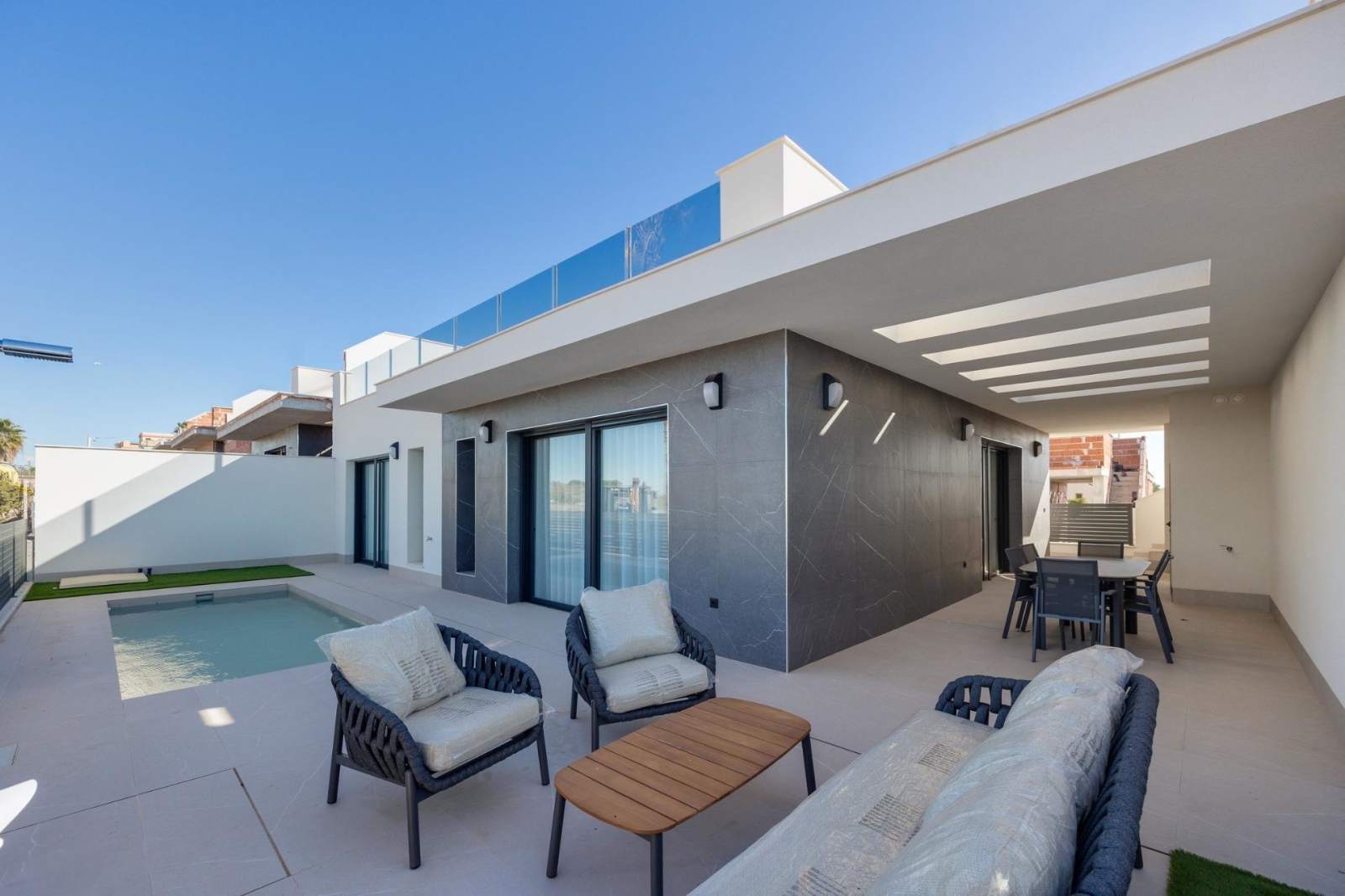 Ny villa med privat basseng og takterrasse, bilde 1