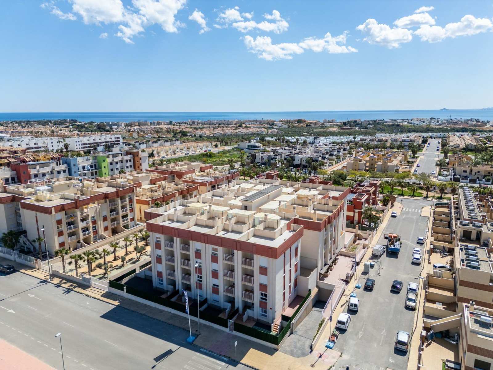 Ny leilighet med takterrasse og fellesbasseng, bilde 1