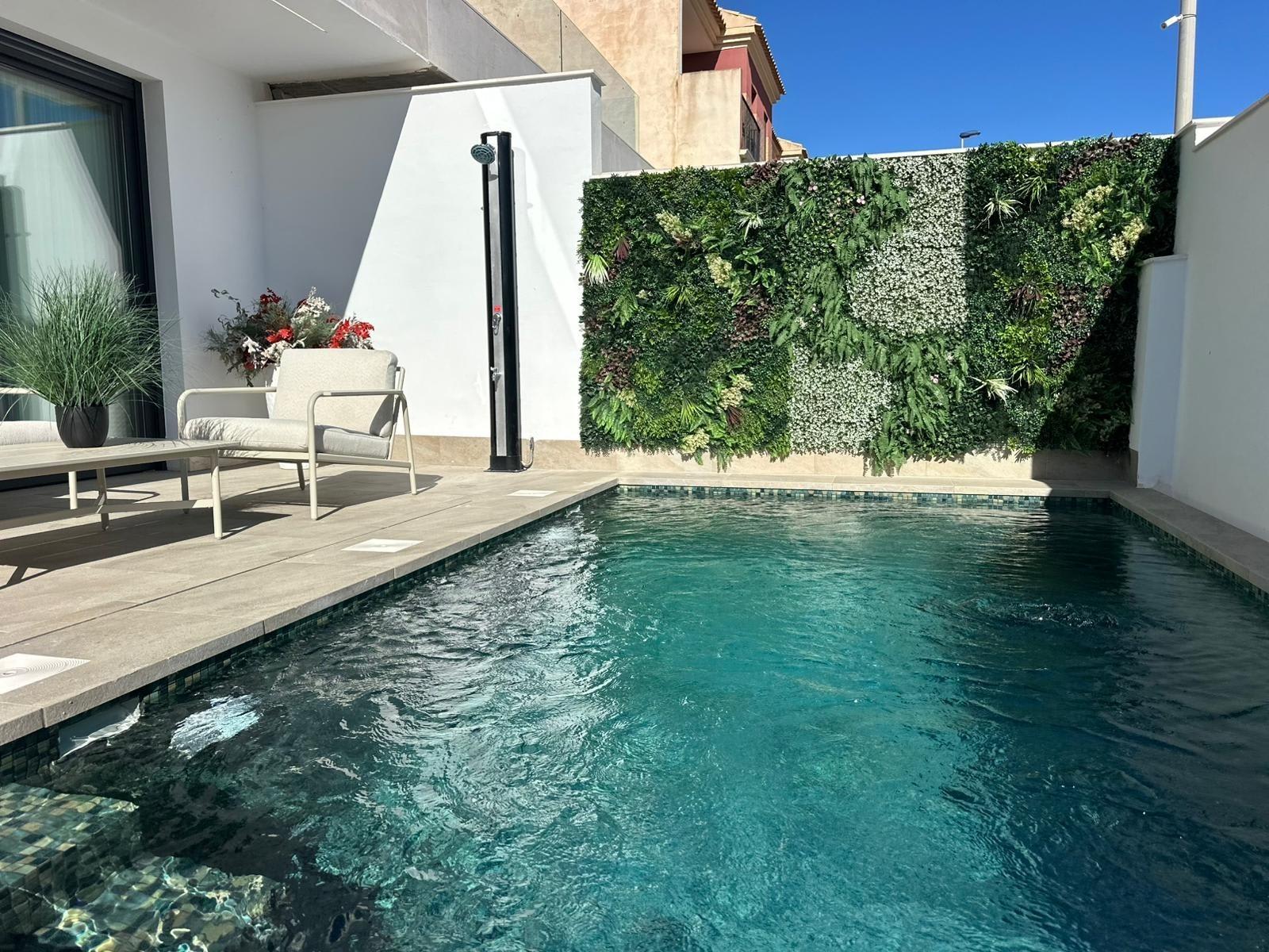 Kjempeflott villa med takterrasse og privat basseng – Nøkkelferdig og 3 soverom, bilde 1