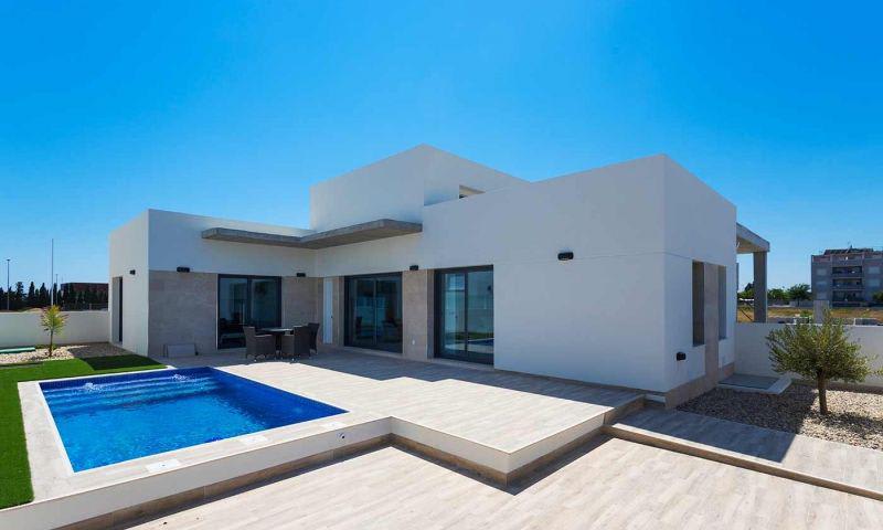Ny villa med takterrasse og privat basseng, bilde 1