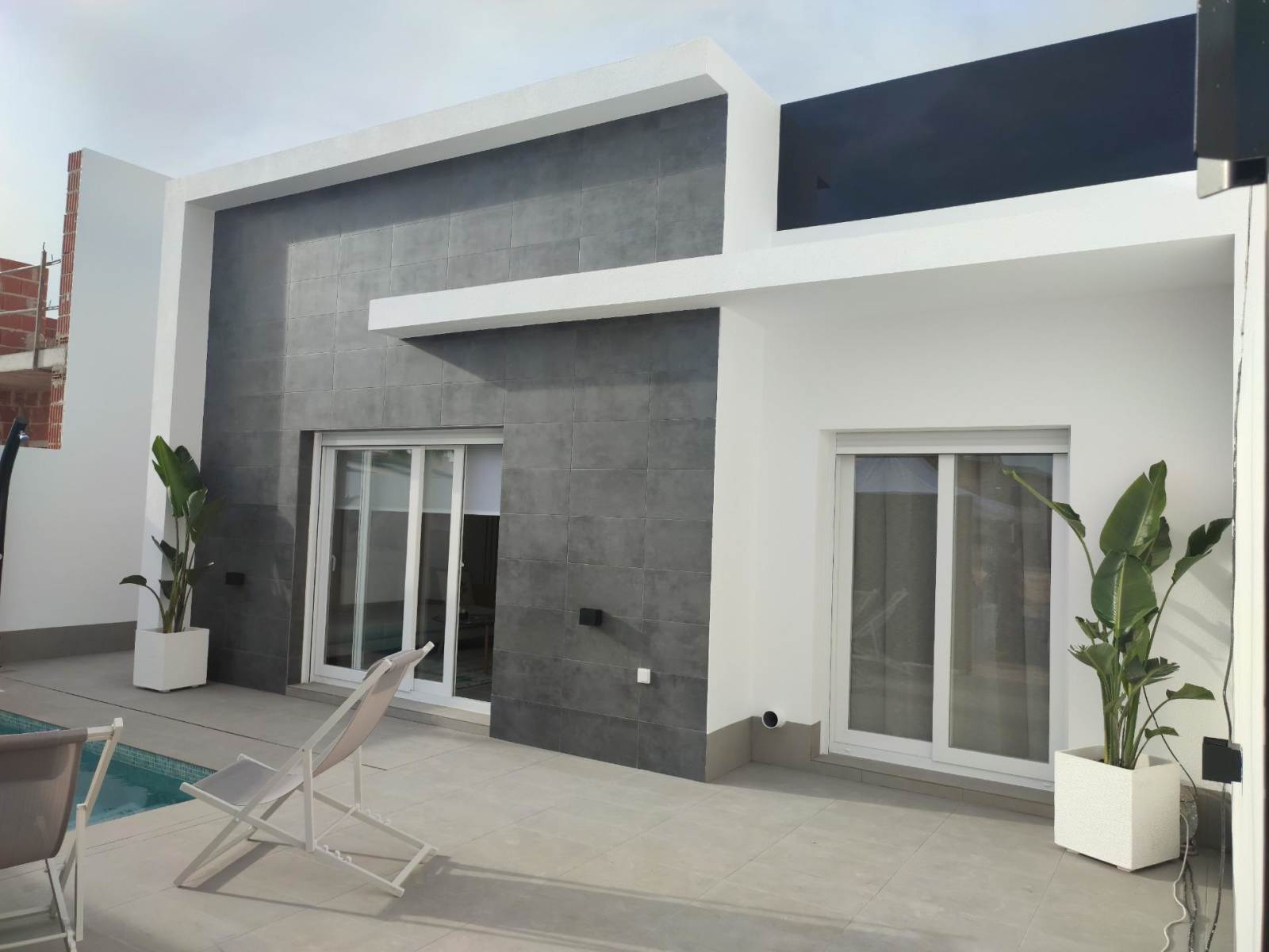 Nybygd villa med takterrasse – Privat basseng og 3 soverom, bilde 1