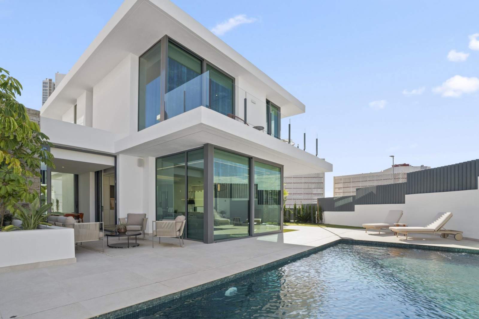 Eksklusiv villa med privat basseng – Nøkkelferdig og 366 m², bilde 1