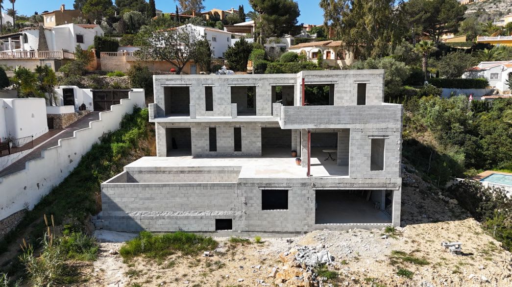 Villa under oppføring – Havutsikt, 900 m² tomt og privat basseng, bilde 1