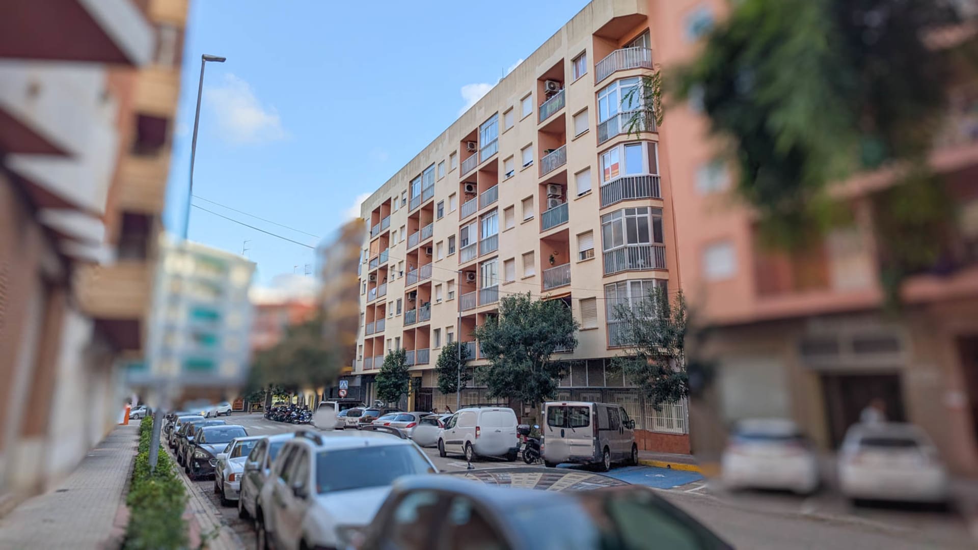 8302DEN Apartment for sale in Denia to renovate.