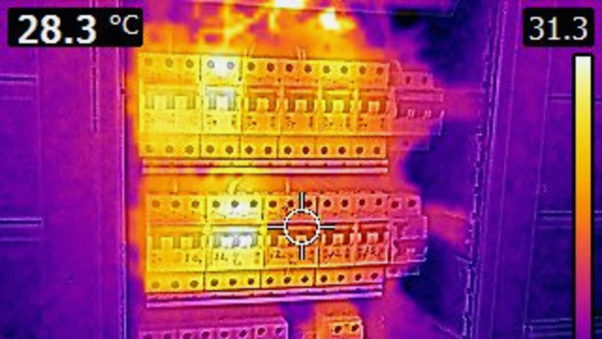 Termografering av elektriske anlegg finner varmgang tidlig