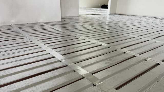 Illustrasjon Lamiflex gulvvarme installasjon