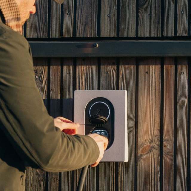 Hovedbilde i elbillader privat