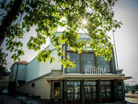 Forum Scene – bilde 1