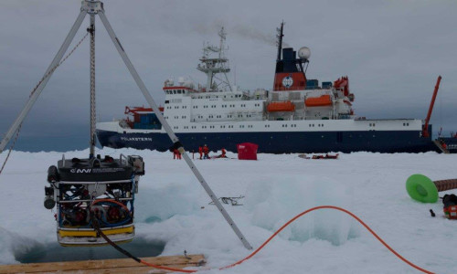 Illus: På oppdrag i Antarktis med V8 M500 ROV