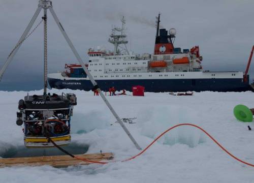 Illus: På oppdrag i Antarktis med V8 M500 ROV