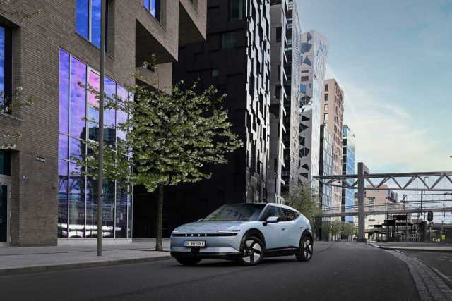 Hyundai IONIQ 3 i bymiljø og norsk natur - image 2