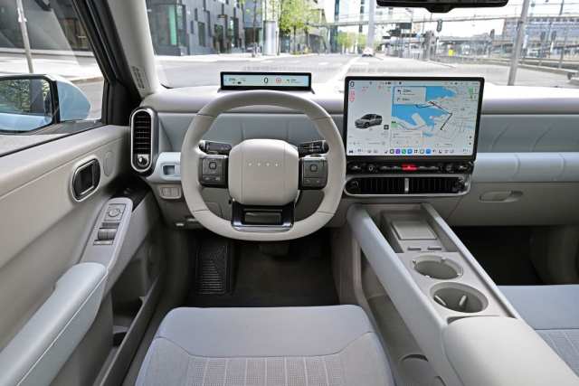 Lyst interiør i Hyundai IONIQ 3 - image 2