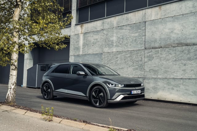 Fallback image for video