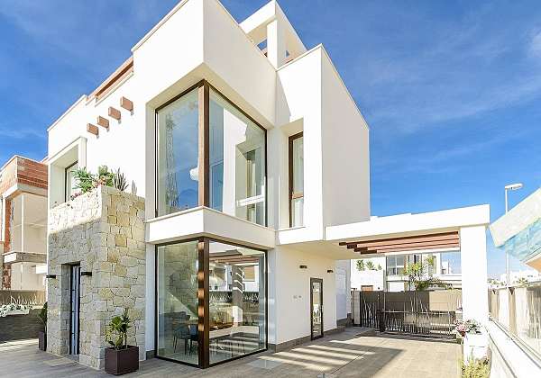 Los Montesinos villa for €495K
