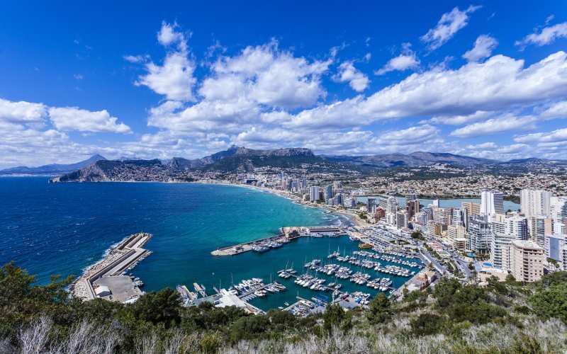 Calpe og havnen sett ovenfra