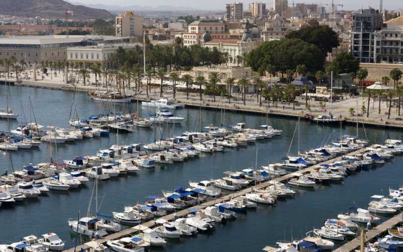 Småbåthavnen og havnepromenaden i Cartagena
