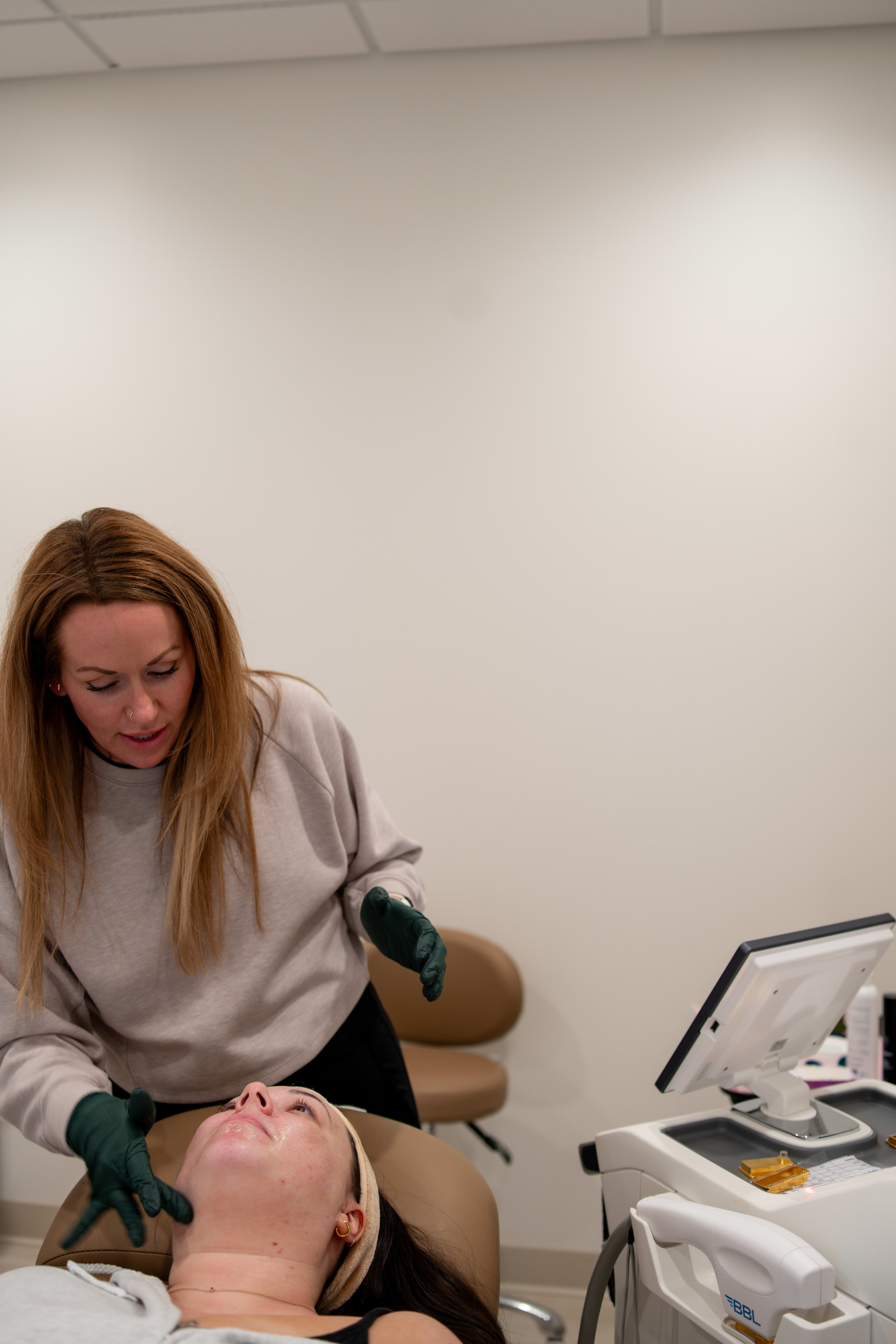 What Is SkinTyte? A Plano Guide to Non-Surgical Skin Tightening