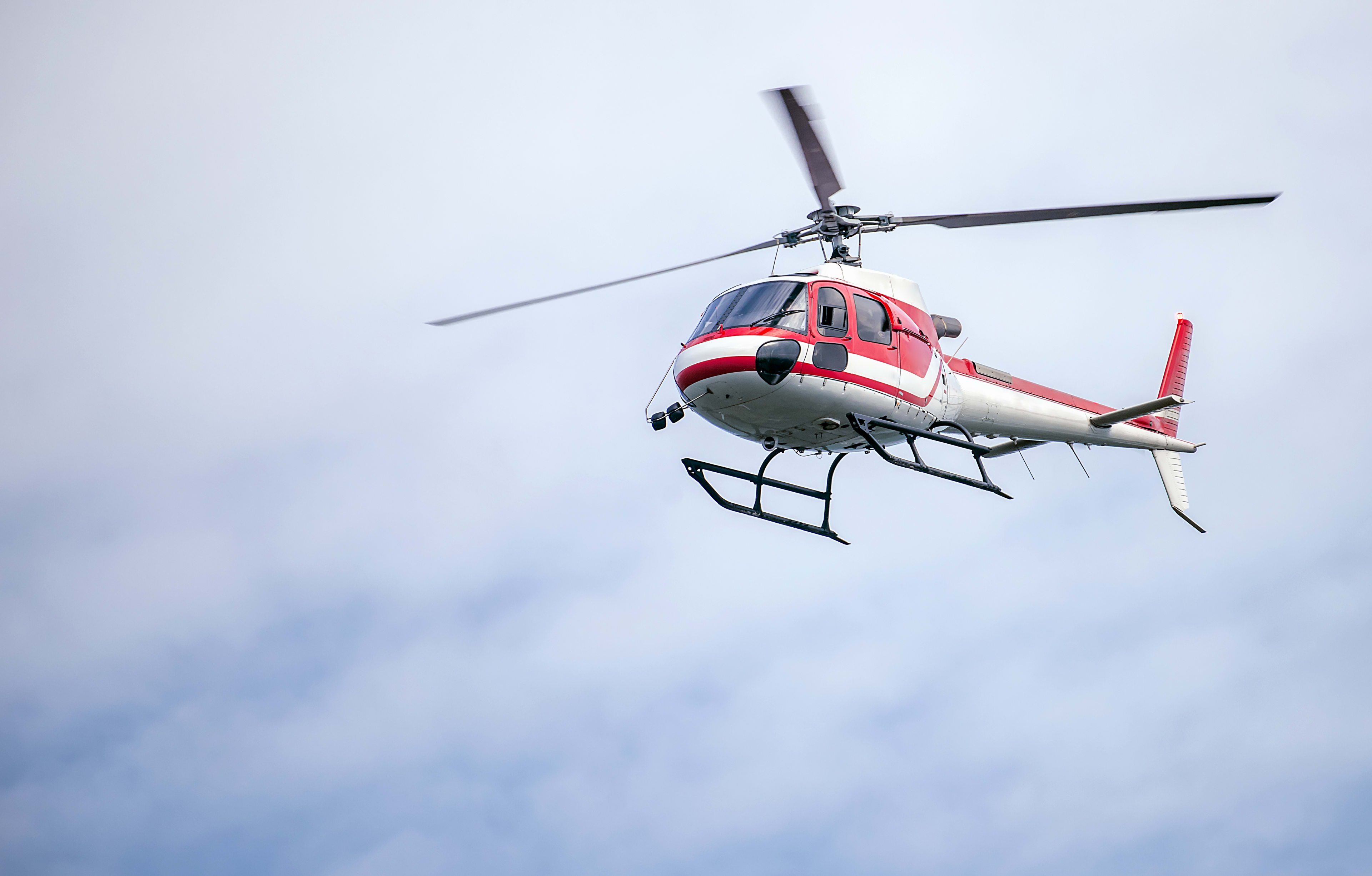 Ardalan Esmaili och Mahmut Suvakci i huvudrollerna för Netflix-serien “Helikopterrånet”