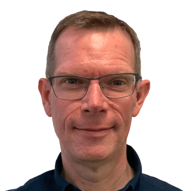 Head shot of Simon Bull