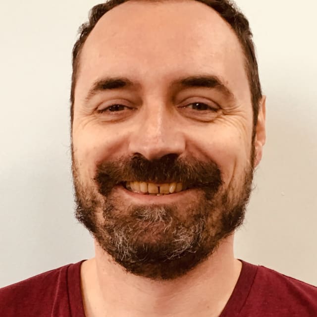 Head shot of Jon Rose