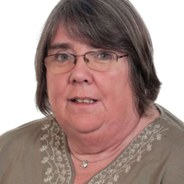 Head shot of Cllr Cath Ball