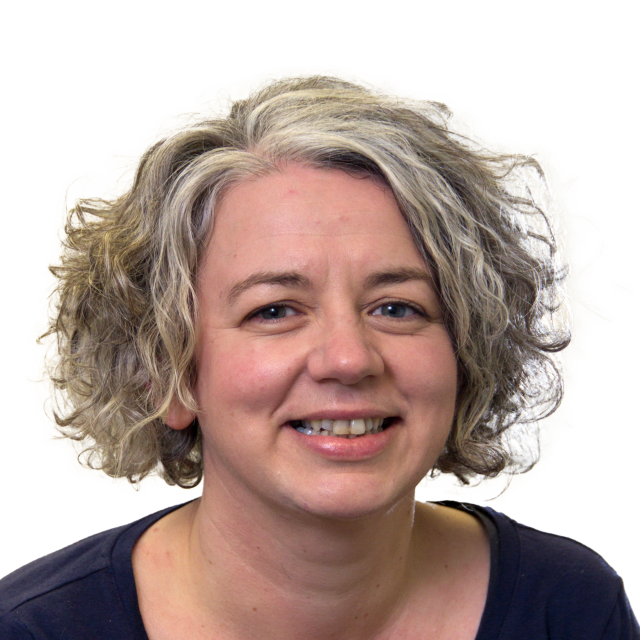 Head shot of Lisa Farrand