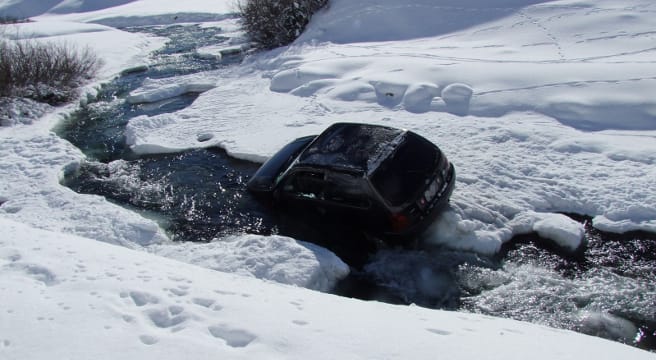 In Davos mit Auto in Bach gelandet
