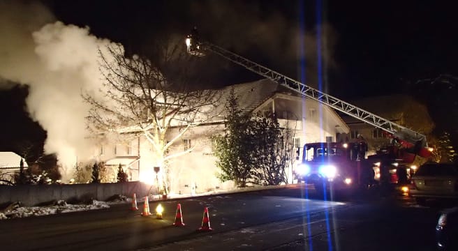 Bewohner nach Brand in Leutwil evakuiert 
