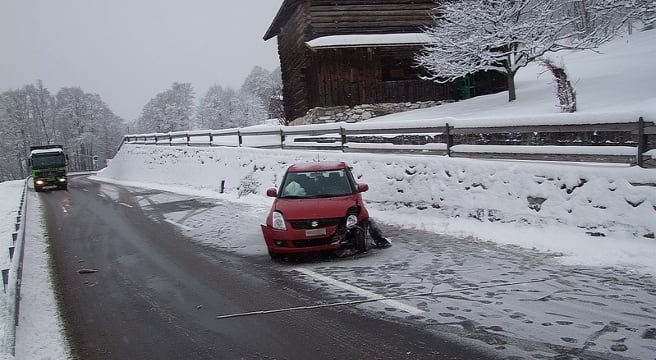 Auto bei Alleincrash in Klosters stark beschädigt