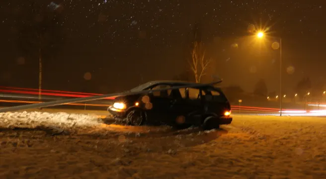 Viele Verkehrsunfälle auf winterlichen Strassen im Kanton ZH