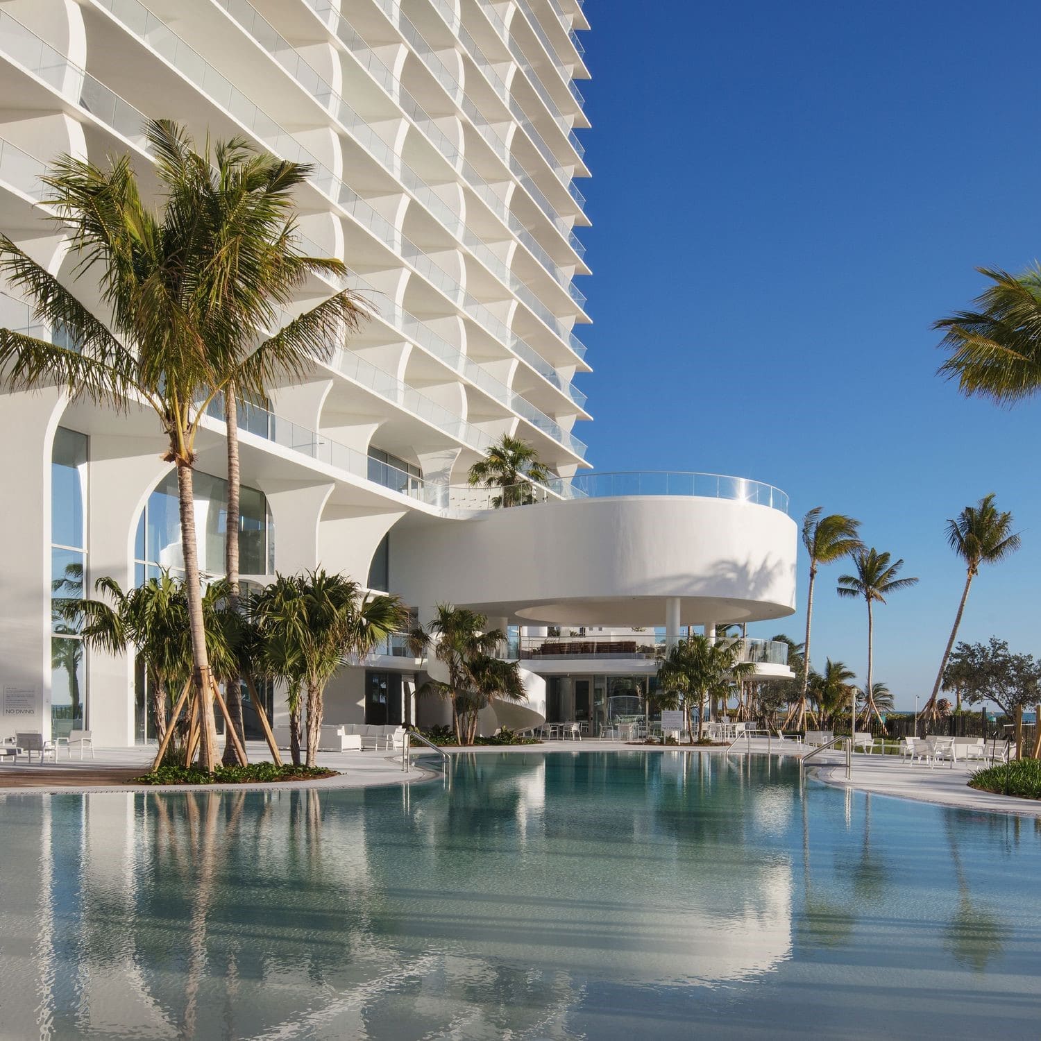 Jade Signature Tower / Herzog & de Meuron