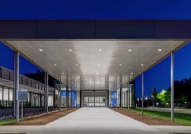 Durr Systems Headquarters Facility / SmithGroup