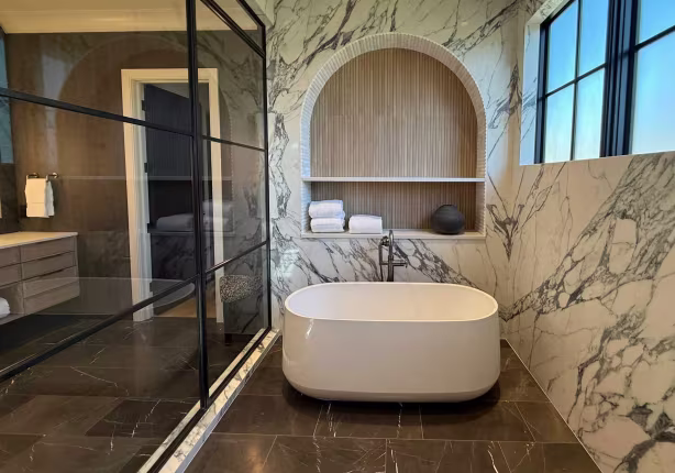 Troubadour Bathing Room