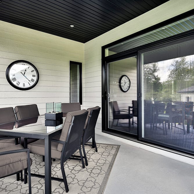 Sliding Door