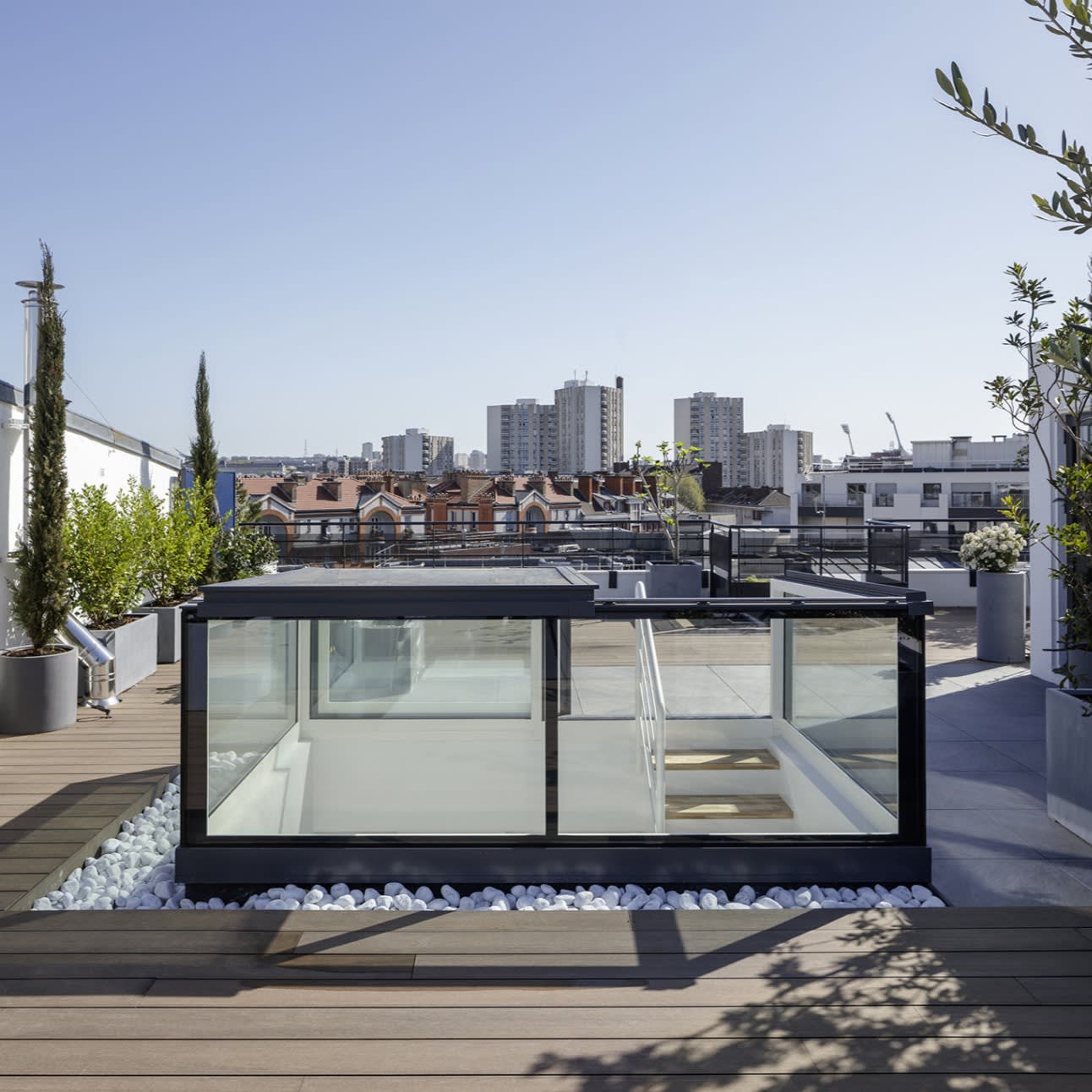 Free Standing Skybox 