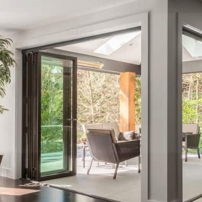 Bifold Door (HD82) 