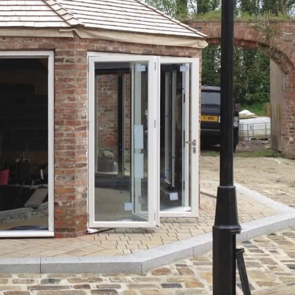 Bifold Door (PV71)