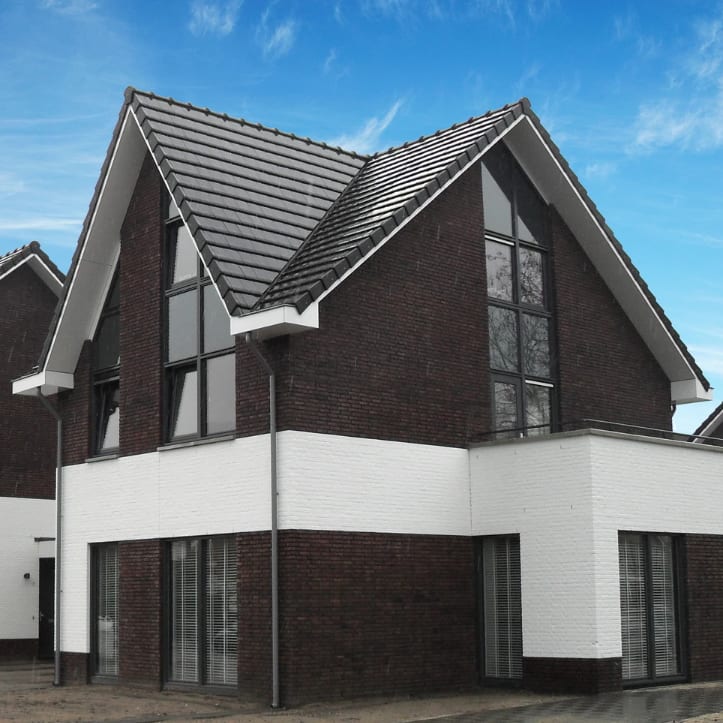 HP10 Interlocking Roof Tile