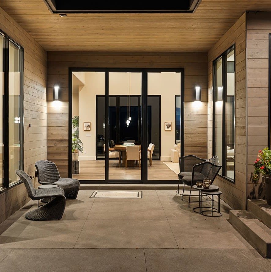 Sliding Door