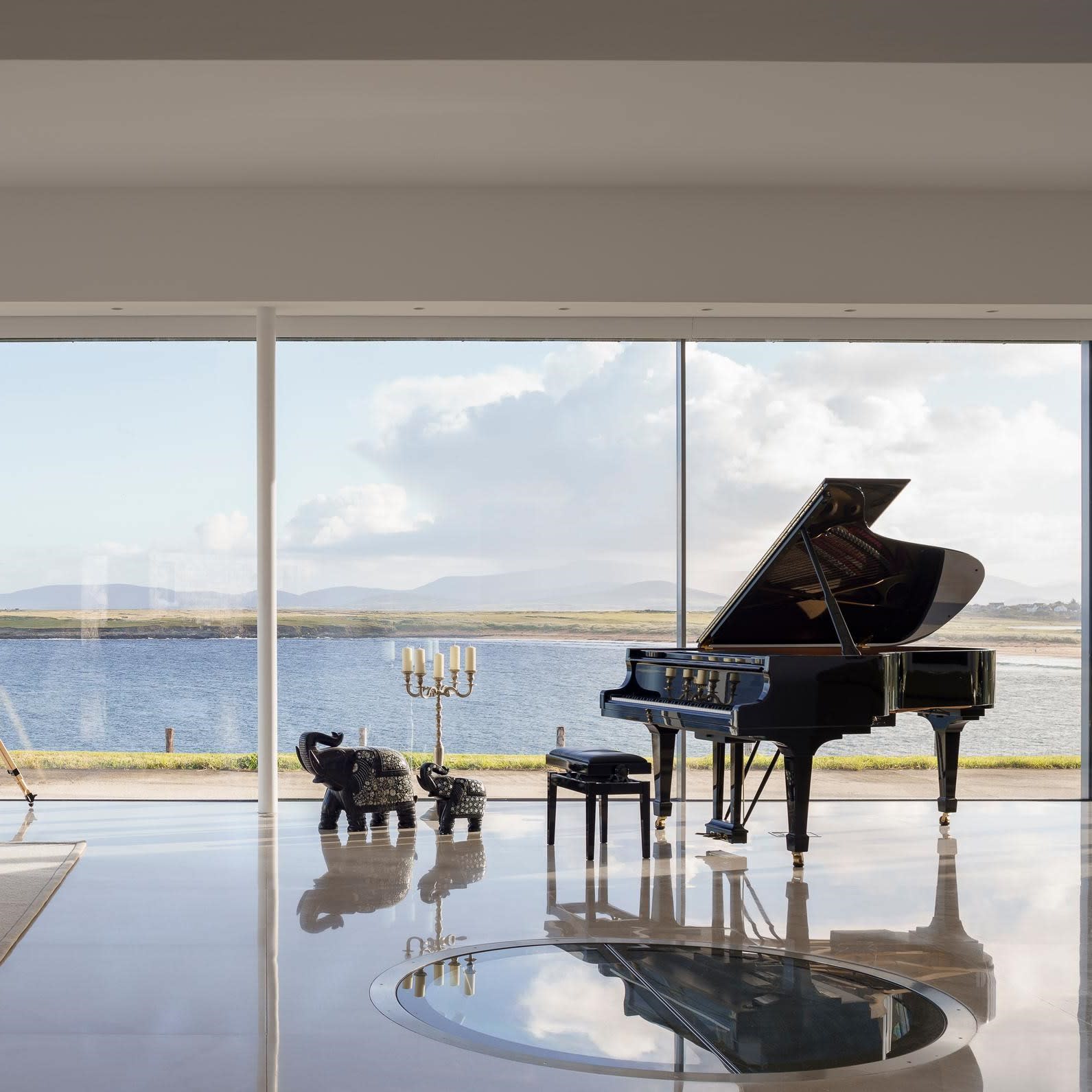 Sliding Door